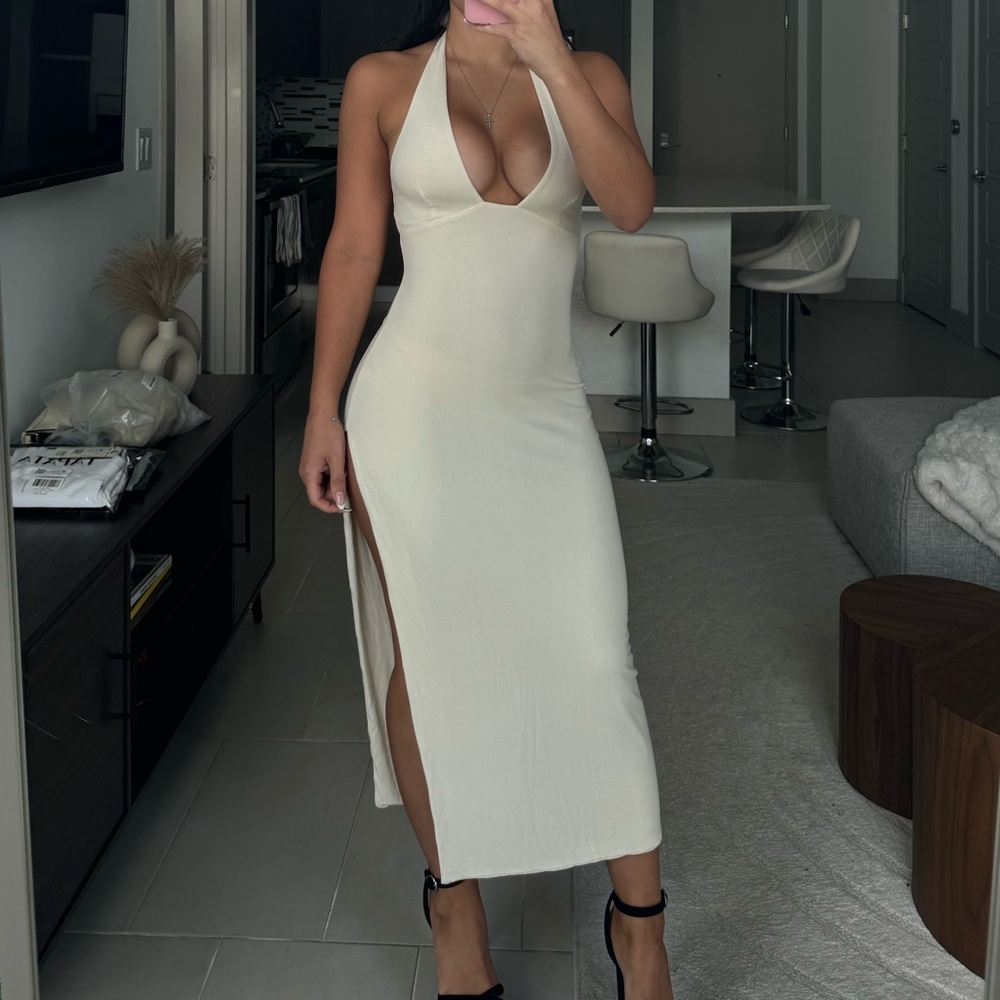 Oh Polly High Split Halter neck dress in Ivory - Size 4